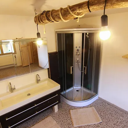 Zum Klettersteig - Kletterwand, Abstellraum Fuer Oder Bikes, Sauna, Kellerbar, *