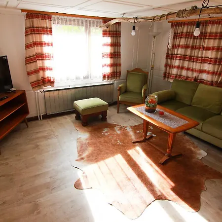 Zum Klettersteig - Kletterwand, Abstellraum Fuer Oder Bikes, Sauna, Kellerbar, Ferienhaus Bürs