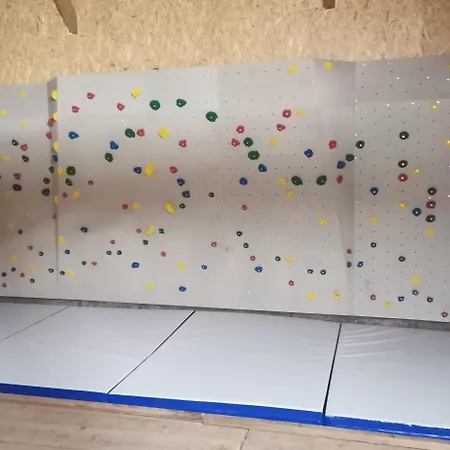 Zum Klettersteig - Kletterwand, Abstellraum Fuer Oder Bikes, Sauna, Kellerbar, Bürs