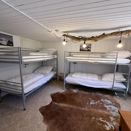 Zum Klettersteig - Kletterwand, Abstellraum Fuer Oder Bikes, Sauna, Kellerbar, Burs