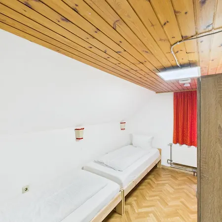 Holiday home Zum Klettersteig - Kletterwand, Abstellraum Fuer Oder Bikes, Sauna, Kellerbar, *